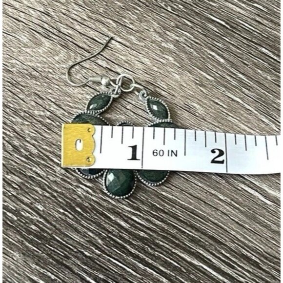 Vintage Green Earrings Pedal Floral Plant Silver Green Boho Western Style - Picture 5 of 6